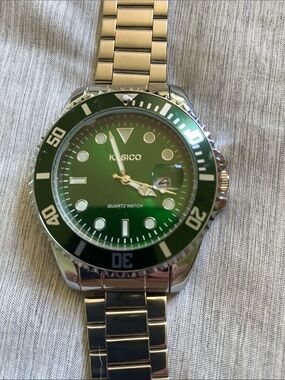 Green Dial Stainless Steel Men’s Quartz Watch